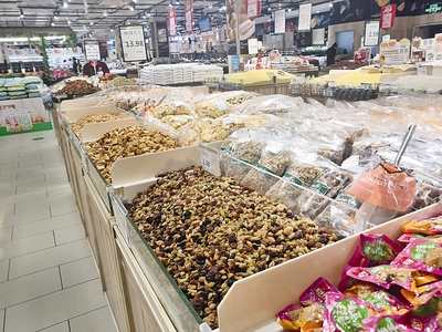 散裝食品裸售存在隱患，開放式管理需加強監管
